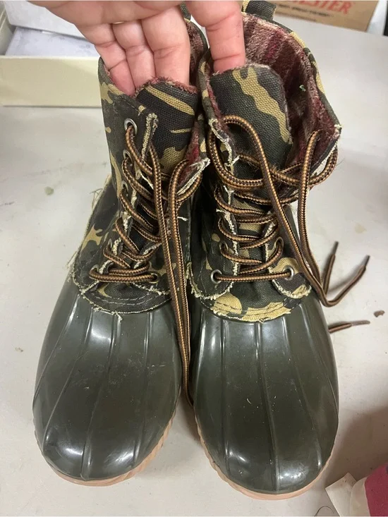 Yoki Women's Green Camouflage Duck Boots