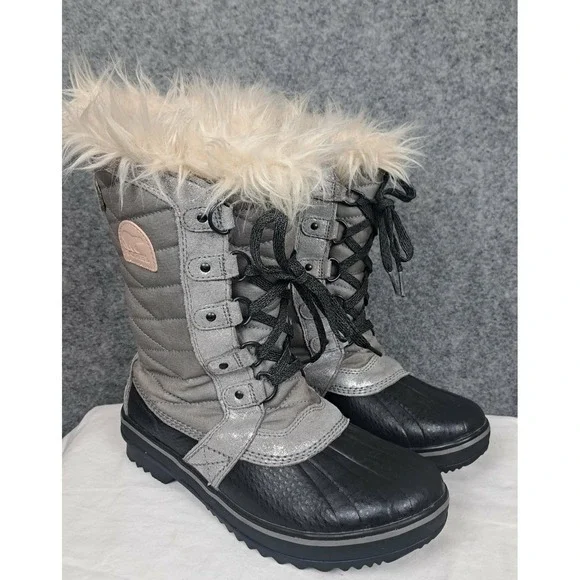 Sorel‎ Women's Waterproof Snow Boots Gray Metallic Fur Lined Lace Up Size 6