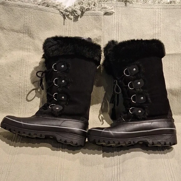 Khombu Artic Black suede and manmade winter weather boots size 9