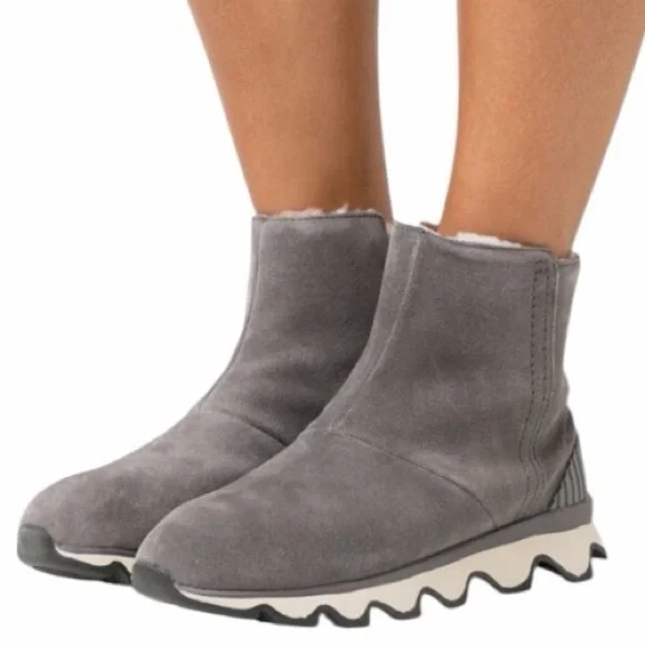 SOREL Women's Kinetic Short Waterproof Boots Size 6