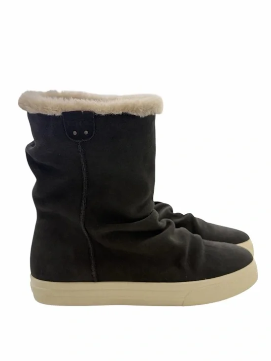 Taos Cozy‎ Chic Suede Boots 10