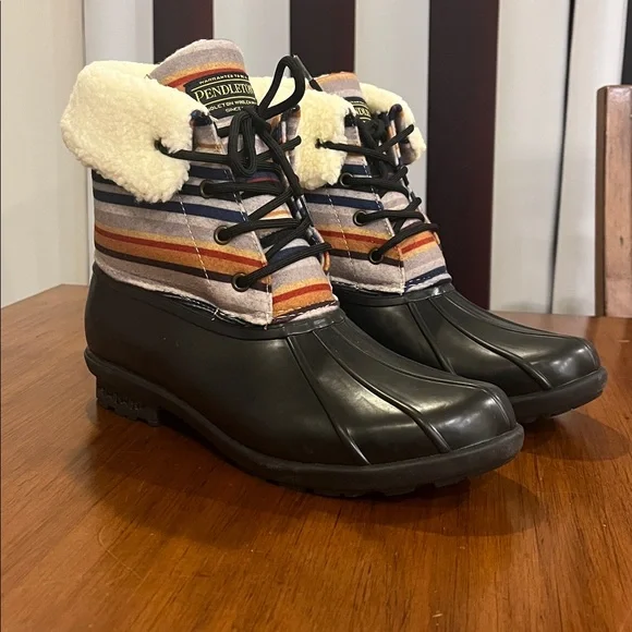 Pendleton Bridger Stripe Mid Duck Boots new Women’s Size 9