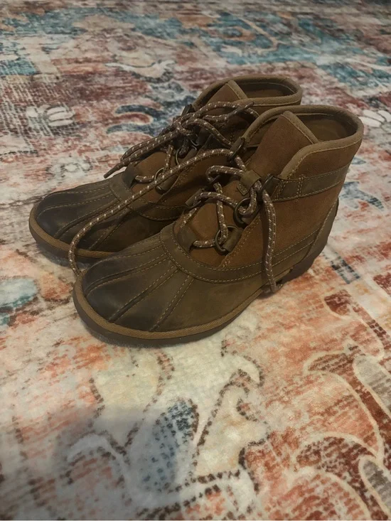 Men's Brown Lace-Up Ugg Boot