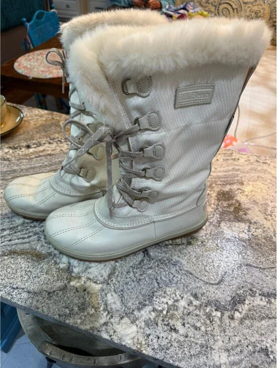 L.L.Bean Women's White Winter Snow Boots Size 9 Medium
