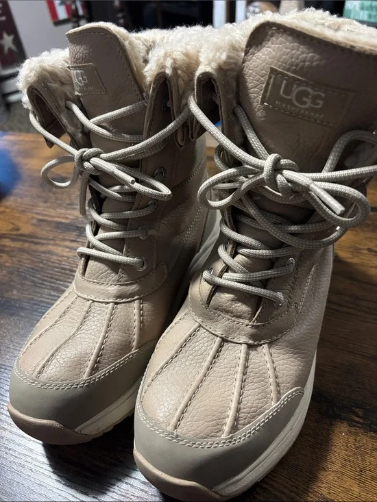 UGG Adirondack III Women's Beige Shearling-Lined Lace-Up Winter Boots