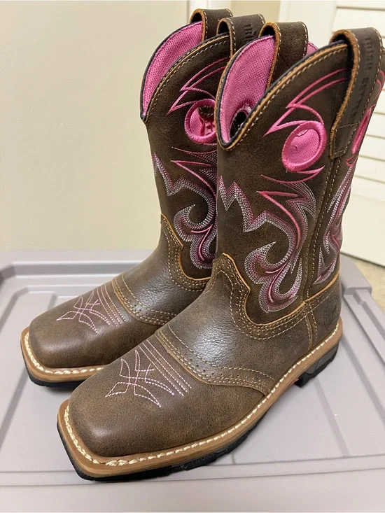 Women’s Brown Western Boots with Pink Stitching