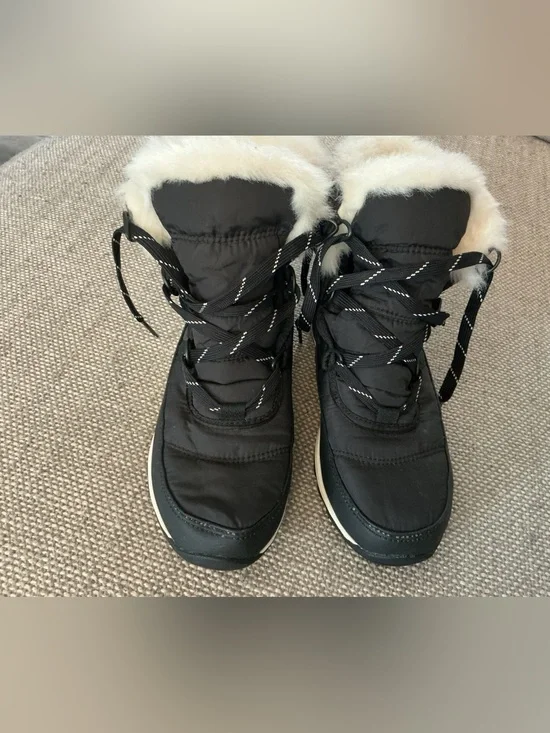 Sorel Black Winter Lace-Up Boots with White Faux-Fur Collar