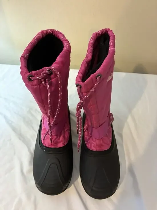 Kamik Girls' Fuchsia and Black Insulated Winter Boots - 6