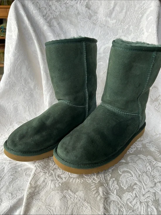 Ugg boots women’s size 8