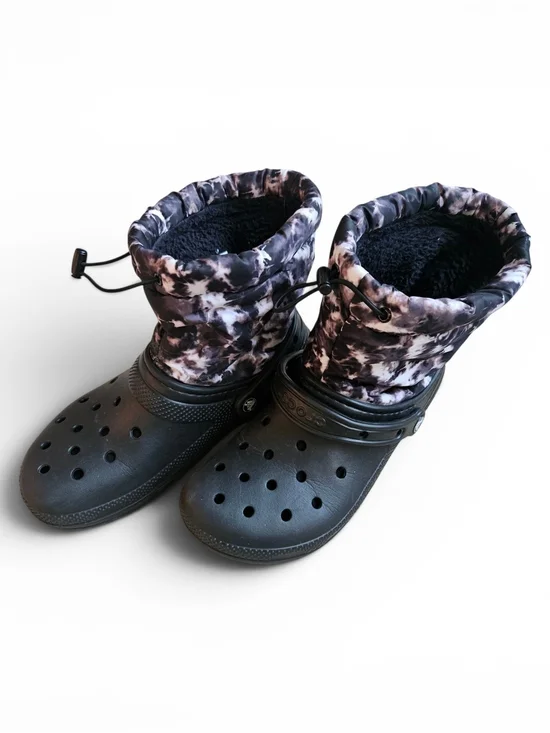 CROCS Size 7 Men's 9 Women's Black Clog Winter Boots Camo Leg Cuff