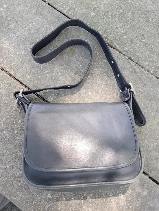 Classic Vintage Coach Janice Black Leather Croosbody Bag