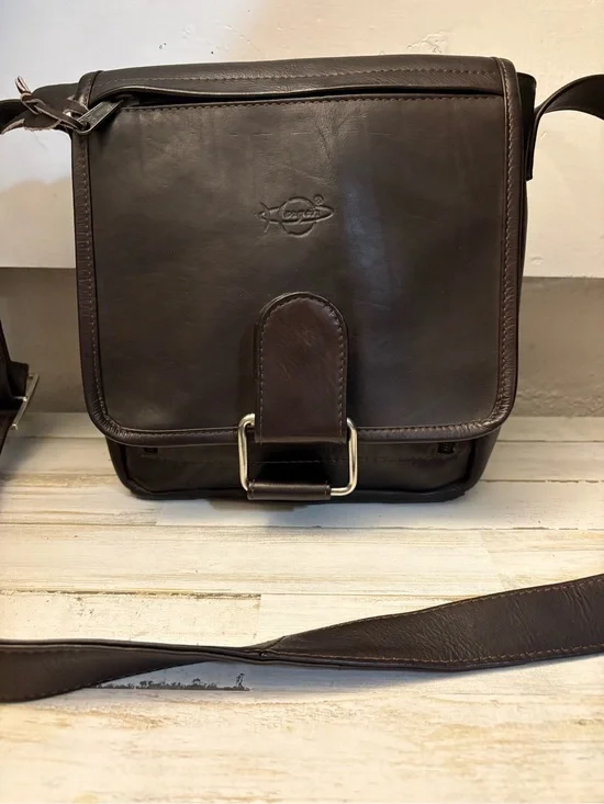 PRISTINE Vintage 90’s Herron Genuine Leather Crossbody Saddle Bag -Deadstock New