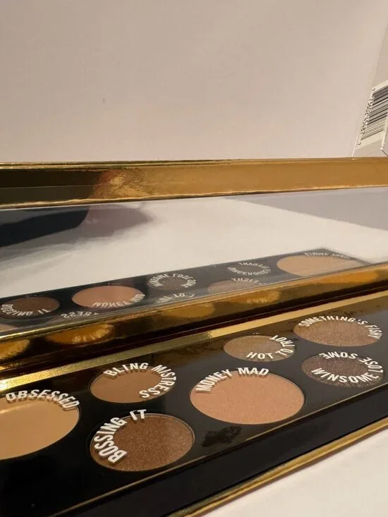 MAC Girls Power Hungry Eyeshadow Palette Highlighter Metallic Gold New