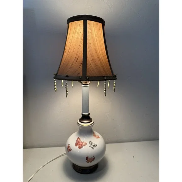 Vintage Butterflies porcelain Accent Lamp 3 Way‎ Light Intensity Shade Estate