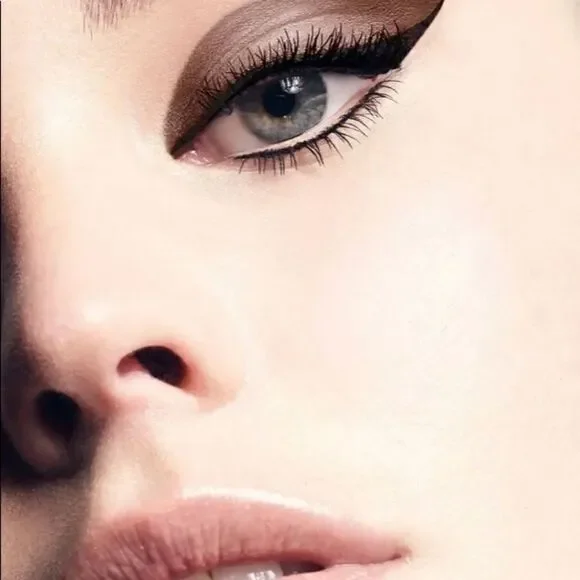 Stila Suede Shade Liquid Eyeshadow Smoky Silk