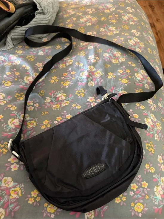KEEN Black Messenger Crossbody Bag