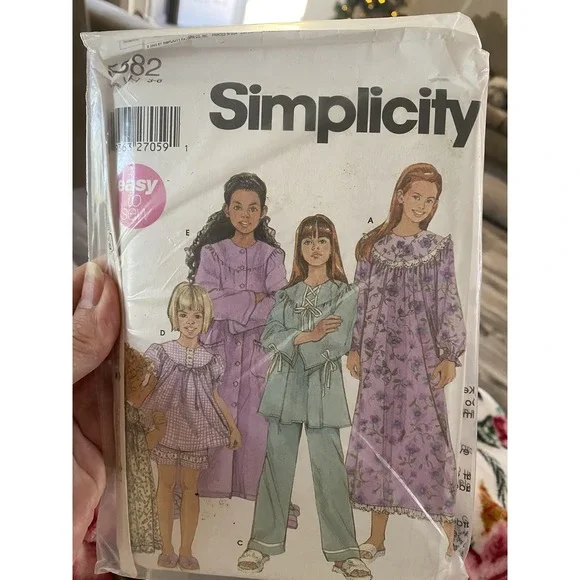 Girls Nightgown Robe Long & Short Pajama Set Simplicity Pattern 5382 3-6 Uncut