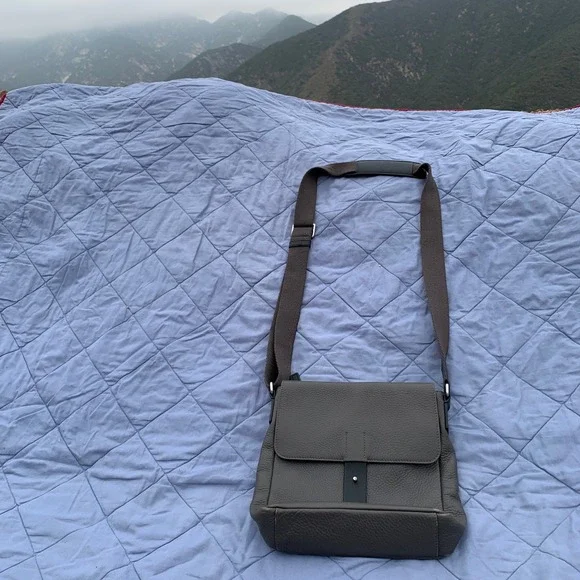 Vintage 2000s‎ ECCO Ely pebbled leather men's crossbody messenger bag in grey