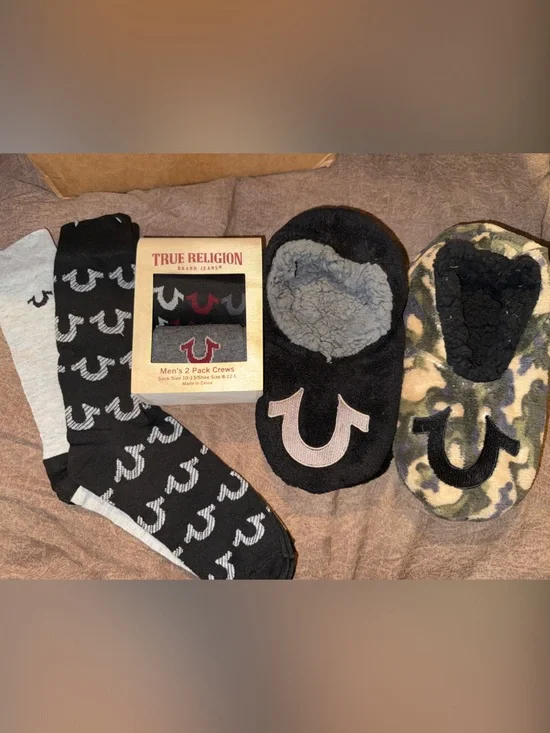 NEW True Religion Black, Gray and Camouflage Men's Sock & Slipper Set