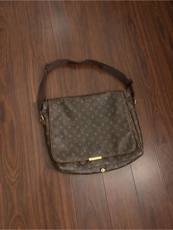 Louis Vuitton Monogram Canvas Beaubourg Messenger MM Bag