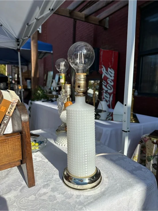 Vintage White Diamond Milk Glass Table Lamp - Tested and Working
