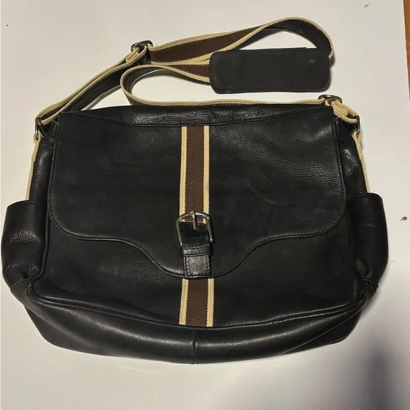 Piel‎ Black Leather European Messenger Bag