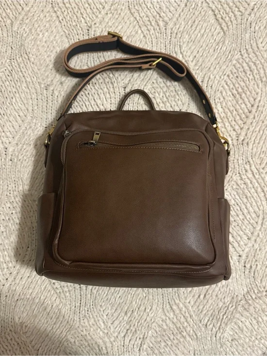 Women’s Brown Leather Messenger Bag - Classic Carry