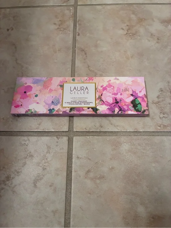 Laura Geller 12 Multi-Finish Eyeshadows, Highlighter & Blush