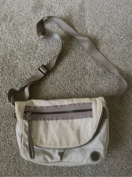 lululemon athletica Beige and Taupe Men’s Messenger Bag