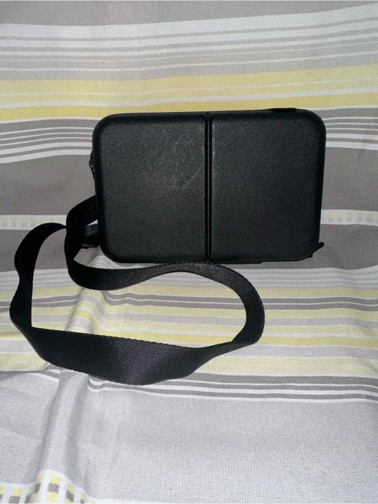 July brand carry me mini case