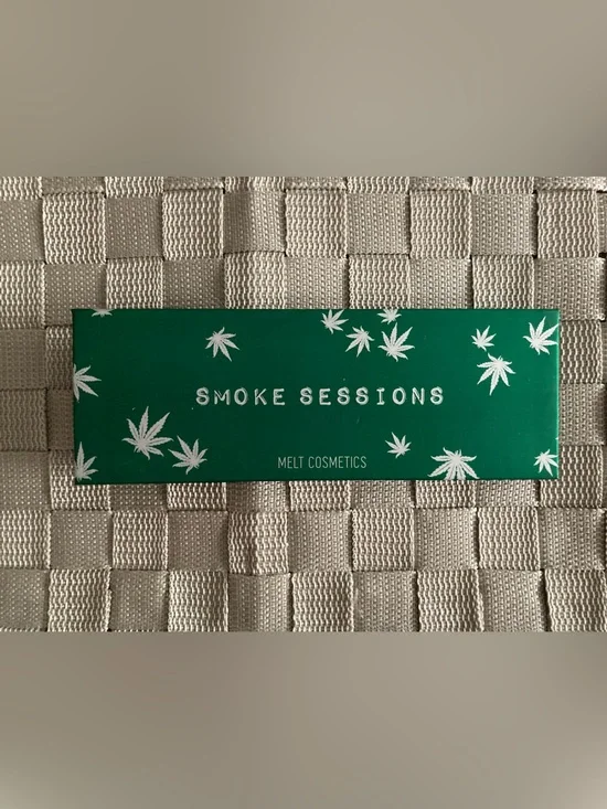 MELT COSMETICS ‘Smoke Sessions’ Eyeshadow Palette - 8 shades