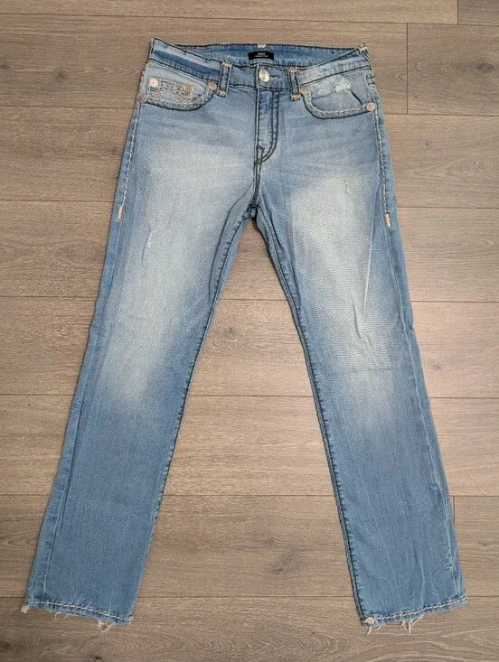 True Religion Ricky Relaxed Straight Light Wash Distressed Unique Stitching•34👖