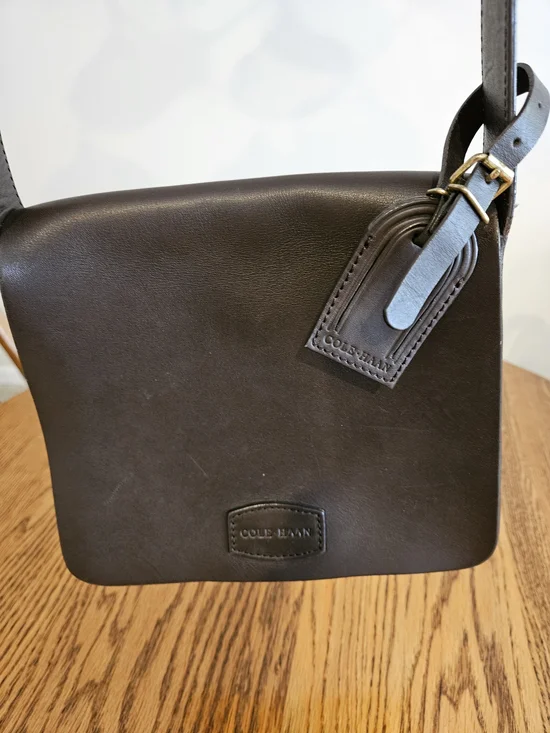 Cole Haan Vintage, Y2K Leather Messenger /Shoulder Bag in Dark Brown
