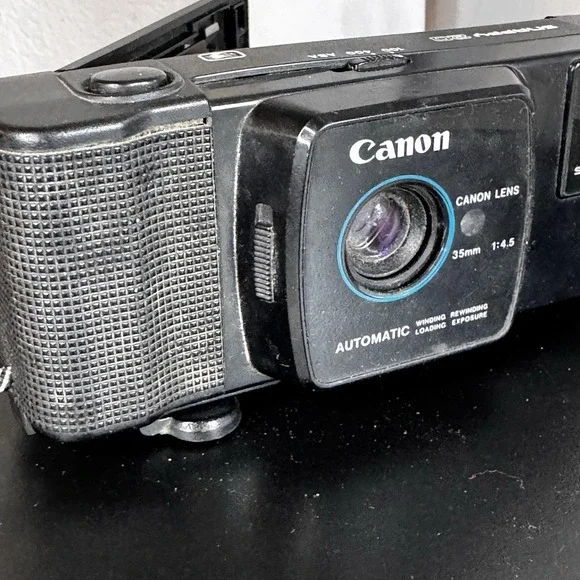 Canon Snappy 20 35mm Point‎ & Shoot Film Camera - Untested Vintage Black Camera