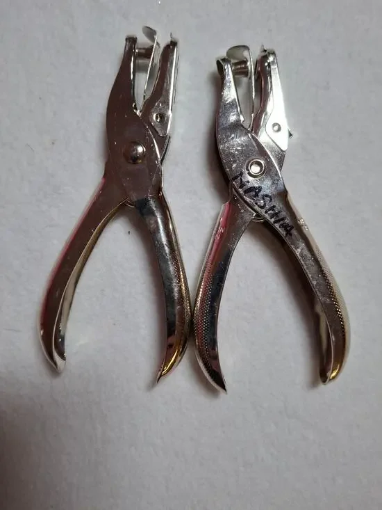 Taiwan Paper Punch 2 Pc Lot Single Hole 1/4