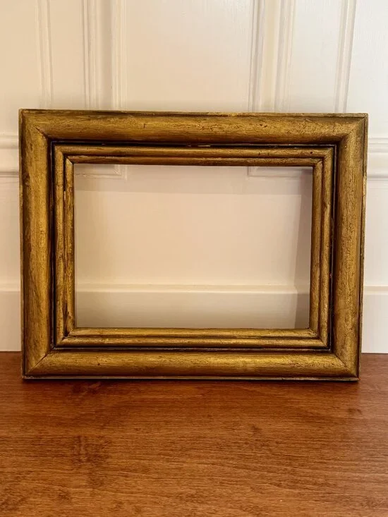 Vintage-Style Distressed Gold Wood Picture Frame – Fits 5x7 Art