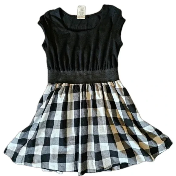 6/$20 Too Chic Black And Plaid Dress With Flared Skirt Size 8 (Girl)