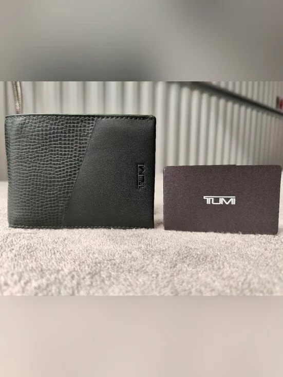 ✨ Tumi Nassau SLG Double Billfold (Deep Pine)