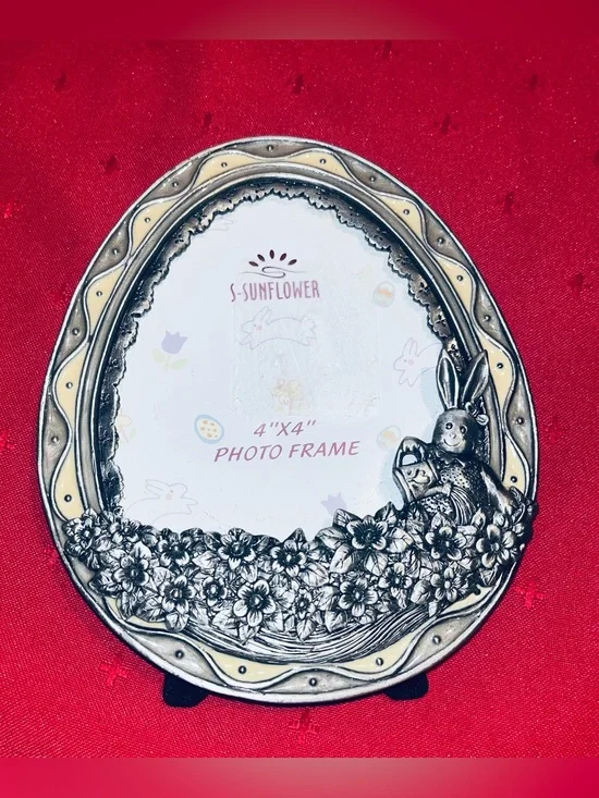 Vintage Silver Bunny Floral 4x4 Photo Frame