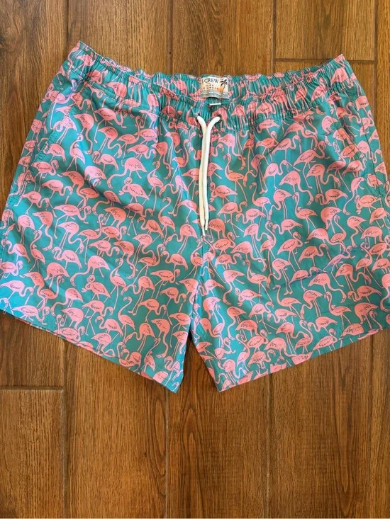 J. Crew Men’s Pink Flamingo Print Swim Shorts 6” pockets - Pink/Teal / large
