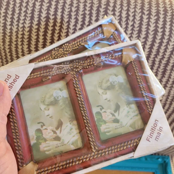 Victorian Look Picture Frames ~ NIB/NWT ~ 2 Packs ~ 2.5