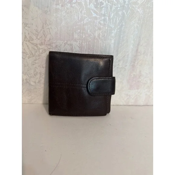 Wilsons Leather Dark Brown Bifold Wallet with Snap Closure and Coin Pocket