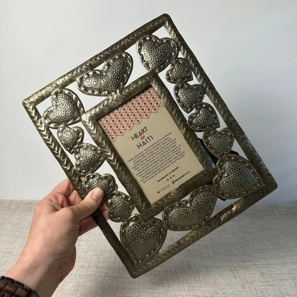 Heart of Haiti Macy's Haitian Metal Heart Picture Frame 4x6 Signed Simon