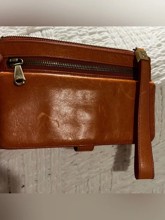 HOBO Leather Wristlet Wallet in Coral peach. 7 1/2x5