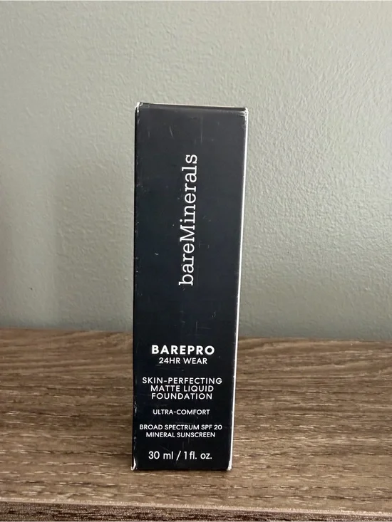 bareMinerals BAREPRO Matte Liquid Foundation -light neutral 28