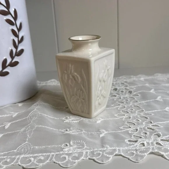 Vintage Lenox Iris Mini Bud Vase‎ 24K Gold Trim