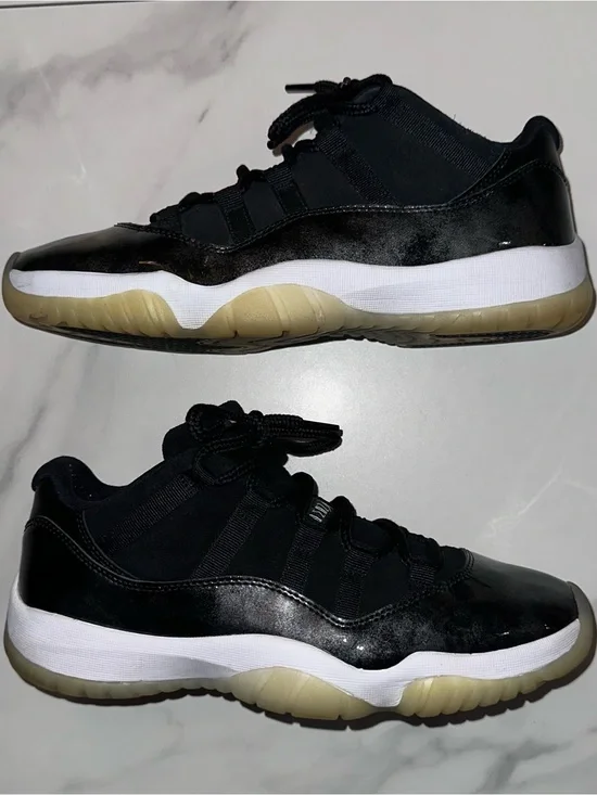 2017 Air Jordan 11 Retro Low Barons Size 9