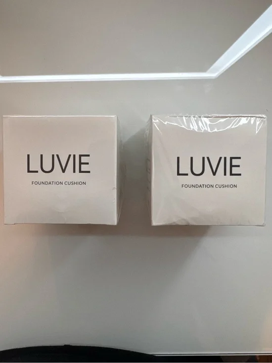 2- NIB Luvie Glow Foundation Cushion 