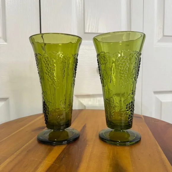 Indiana Glass‎ green harvest grapevine vases set of 2