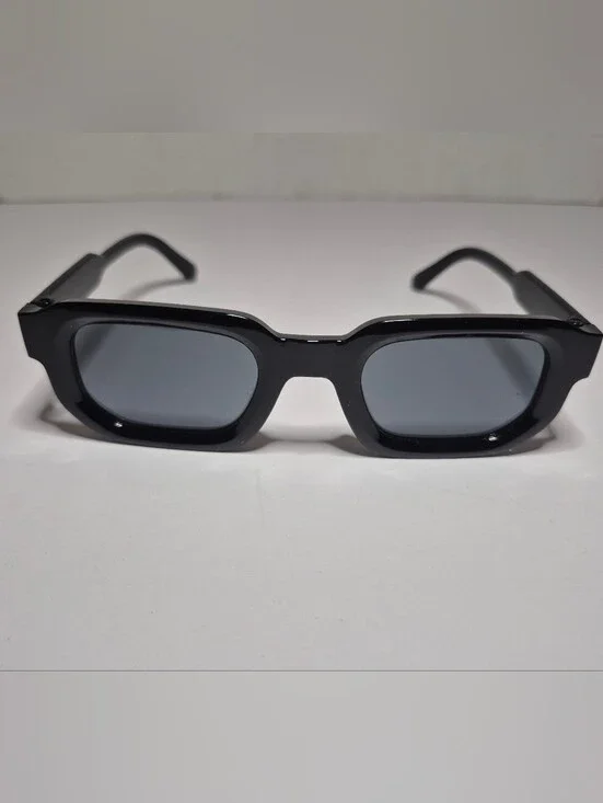 Classic Black Rectangle Sunglasses